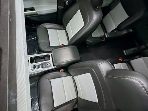 Used 2023 Ford Explorer XLT w/ Equipment Group 202A image 22