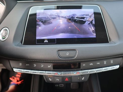 Used 2023 Cadillac XT4 Luxury w/ Cold Weather Package image 17