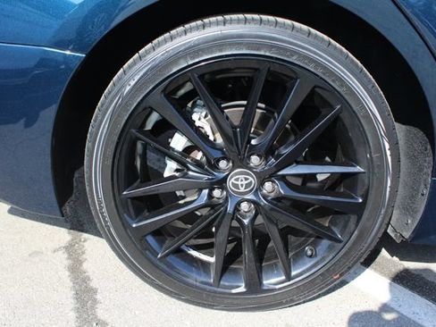 Used 2021 Toyota Camry XSE FWD image 11