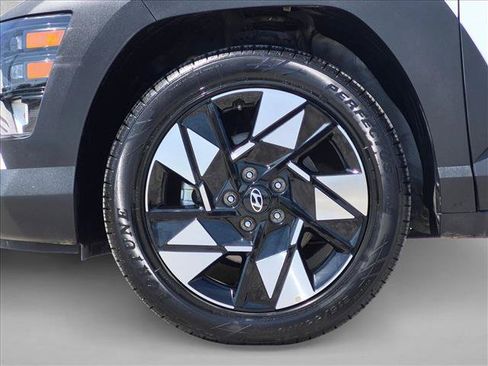 Used 2025 Hyundai Kona SEL FWD image 24