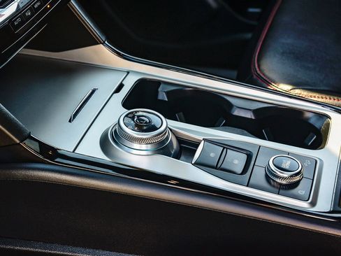 Used 2022 Ford Explorer ST-Line w/ Class IV Trailer Tow Package image 26