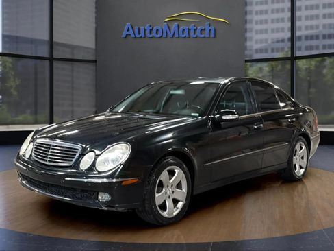 Used 2005 Mercedes-Benz E 500 Sedan image 3