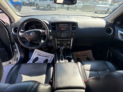 Used 2019 Nissan Pathfinder SL w/ Rock Creek Edition image 12