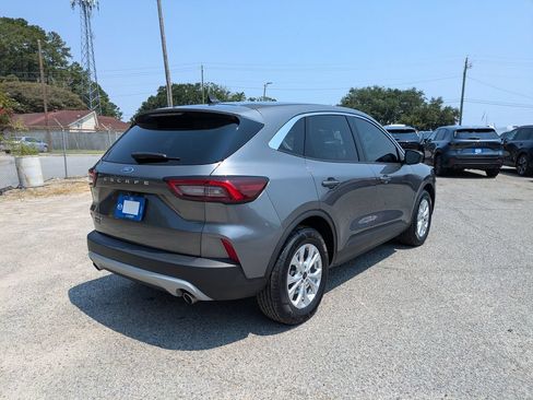 Used 2024 Ford Escape Active w/ Cold Weather Package FWD image 4