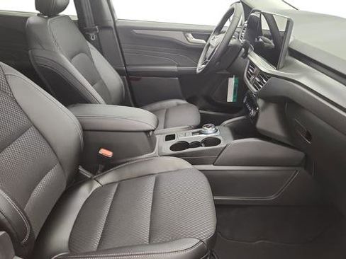 New 2026 Ford Escape SE w/ Class II Trailer Tow Package image 24