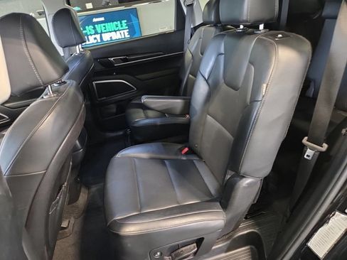 Used 2025 Kia Telluride S AWD/4WD image 2