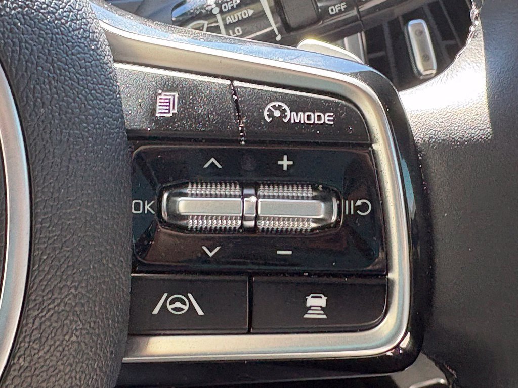 Used 2023 Kia Sorento SX Prestige w/ Panoramic Sunroof Package AWD/4WD image 17
