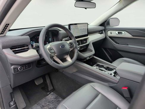 New 2025 Ford Explorer Active w/ Active Comfort Package image 8