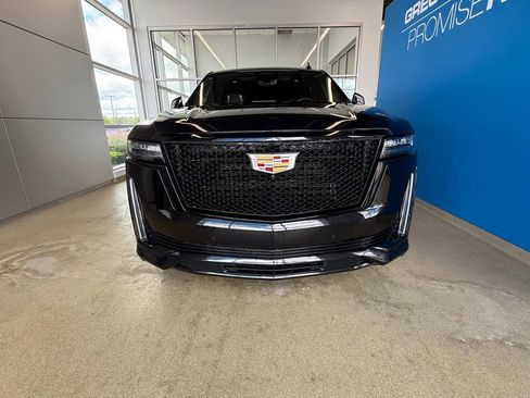 Used 2023 Cadillac Escalade Sport Platinum w/ Heavy-Duty Trailer Package AWD/4WD image 5