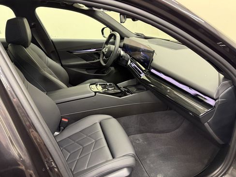 Used 2024 BMW 540i xDrive AWD/4WD image 20