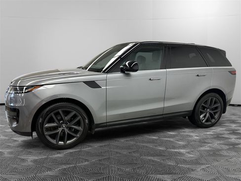 Used 2024 Land Rover Range Rover Sport SE image 1