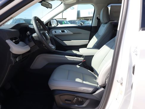 New 2026 Ford Explorer Active image 9