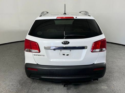 Used 2013 Kia Sorento LX w/ Convenience Pkg FWD image 6