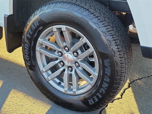 Used 2023 Chevrolet Colorado LT w/ LT Convenience Package II image 26