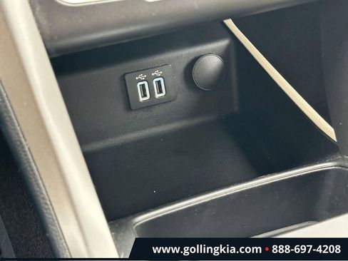 Used 2020 Ford Fusion SE image 26