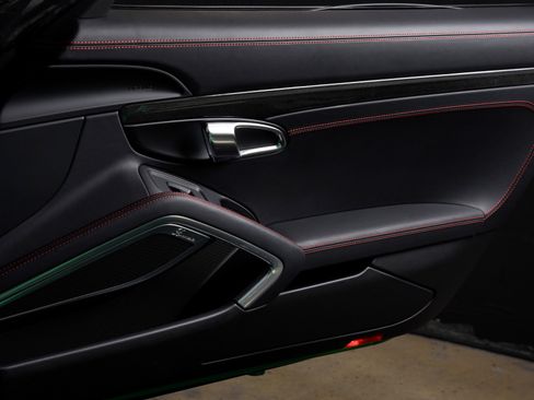 Used 2015 Porsche 911 Turbo S image 29