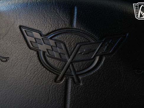 Used 2001 Chevrolet Corvette Coupe w/ Preferred Equipment Group2 image 37