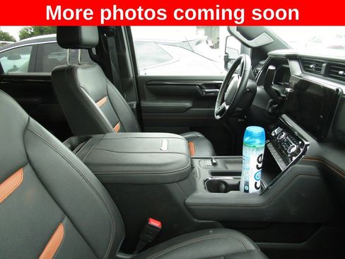 Used 2025 GMC Sierra 2500 AT4 w/ Technology Package AWD/4WD image 11