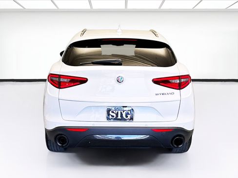 Used 2022 Alfa Romeo Stelvio Sprint image 5