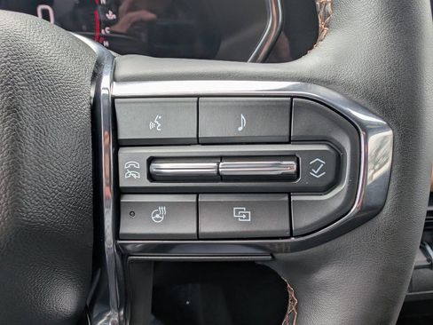 Used 2023 GMC Canyon AT4 w/ AT4 Premium Package image 28