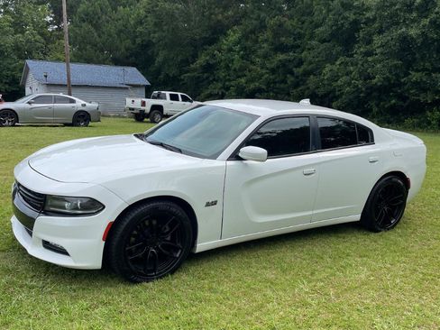 Used 2018 Dodge Charger R/T RWD image 2