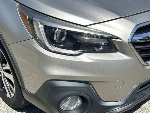 Used 2018 Subaru Outback 2.5i Limited AWD/4WD image 10