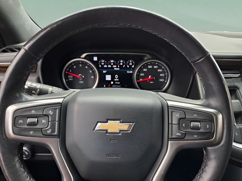 Used 2021 Chevrolet Suburban Premier RWD image 21