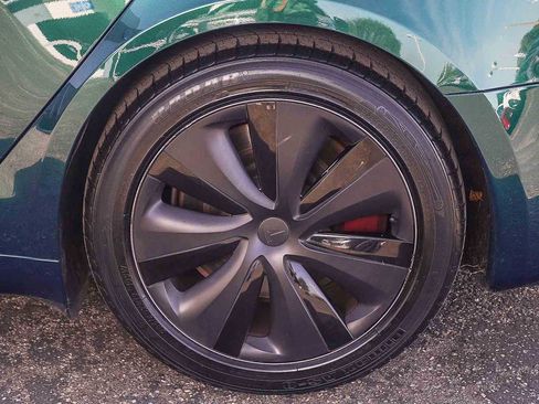 Used 2024 Tesla Model S AWD/4WD image 11