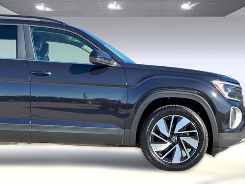 Used 2024 Volkswagen Atlas SE image 35
