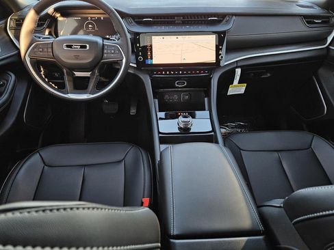 New 2026 Jeep Grand Cherokee Limited RWD image 18