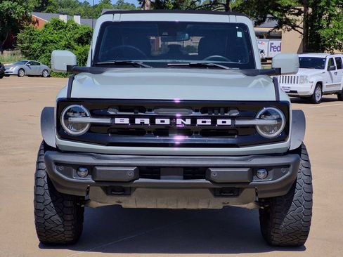 Used 2022 Ford Bronco Outer Banks AWD/4WD image 2