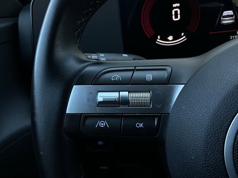 Used 2025 Hyundai Kona SEL image 31