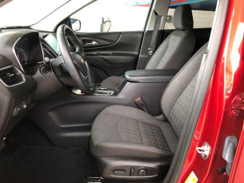 Used 2024 Chevrolet Equinox LT FWD image 19