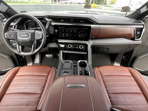 Used 2024 GMC Sierra 3500 Denali Ultimate image 4