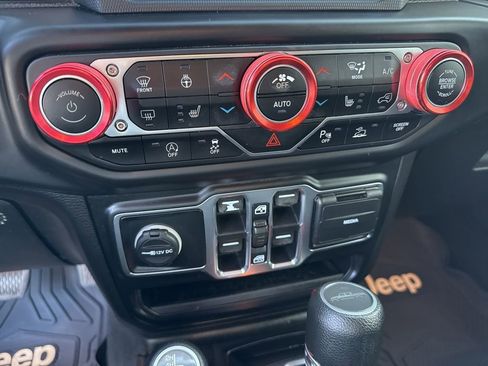 Used 2020 Jeep Gladiator Overland image 28