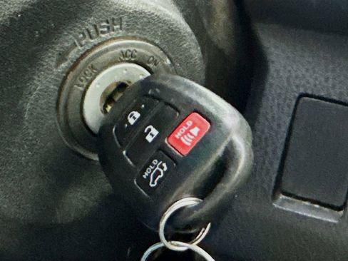 Used 2017 Toyota RAV4 XLE image 18