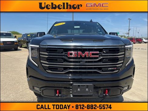 Used 2024 GMC Sierra 1500 AT4 w/ Technology Package image 11