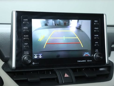 Used 2019 Toyota RAV4 XLE w/ Convenience Package FWD image 29