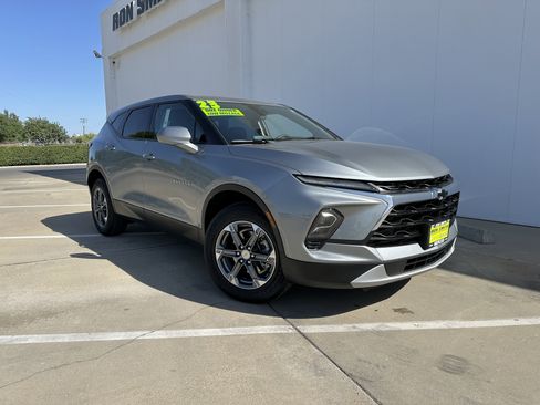 Used 2023 Chevrolet Blazer LT w/ Driver Confidence Package image 2