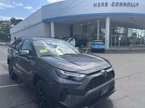 Used 2025 Toyota RAV4 XLE AWD/4WD image 1