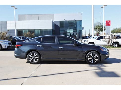 Used 2022 Nissan Altima 2.5 SV image 7
