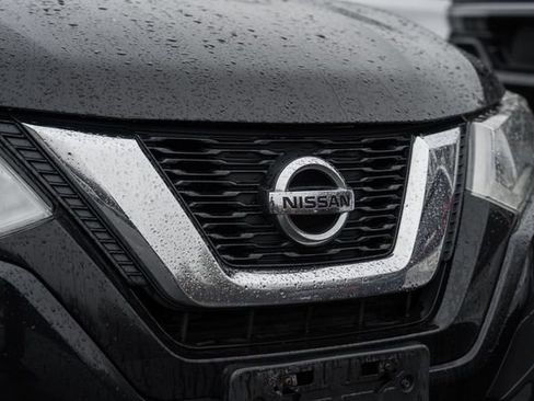 Used 2017 Nissan Rogue S image 12