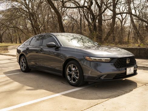 Used 2024 Honda Accord EX image 2