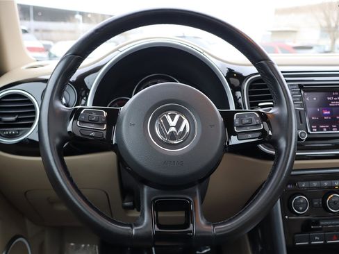 Used 2019 Volkswagen Beetle 2.0T SE w/ SE Premium Package image 17