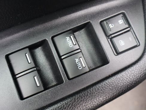 Used 2016 Honda Pilot Touring image 29