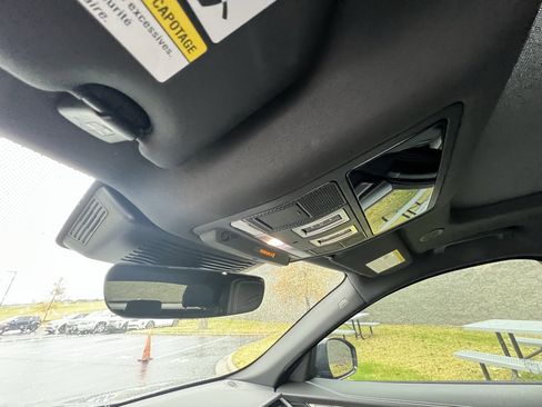 Certified 2025 Jaguar F-PACE R-Dynamic S image 22