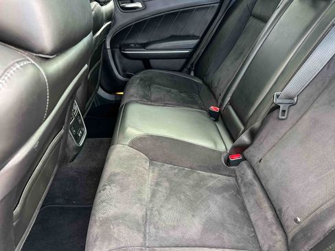 Used 2019 Dodge Charger Scat Pack w/ Technology Group RWD image 20