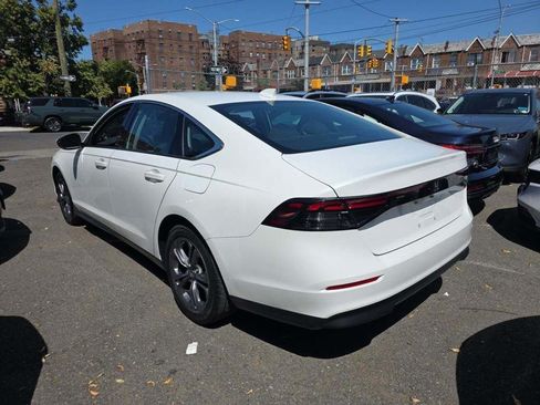 Used 2023 Honda Accord EX image 3