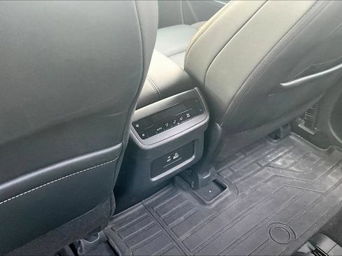 Used 2025 Nissan Pathfinder SL AWD/4WD image 10