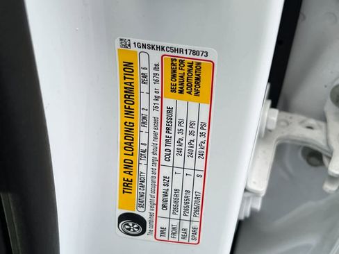 Used 2017 Chevrolet Suburban LT image 27